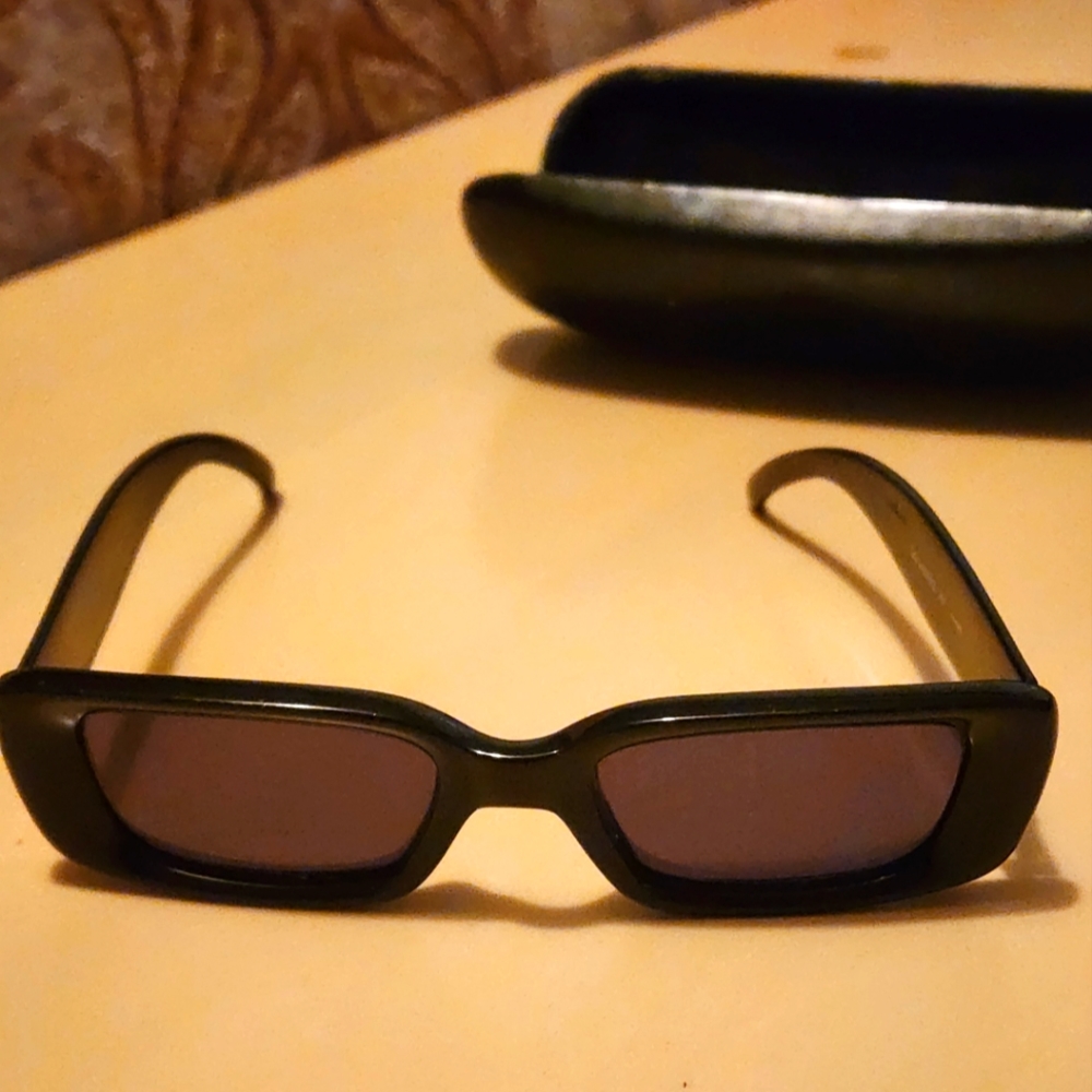 Gucci, Chic Black Sunglasses